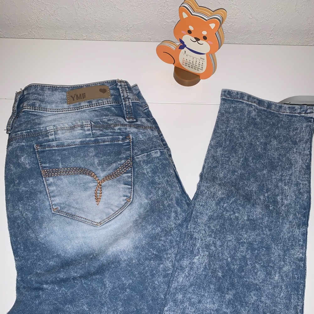 🔹YMI “WannaBettaButt” Skinny Stretch Jeans